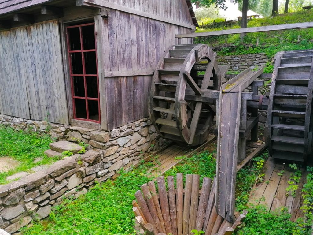 Piuă de haine (Sibiu)