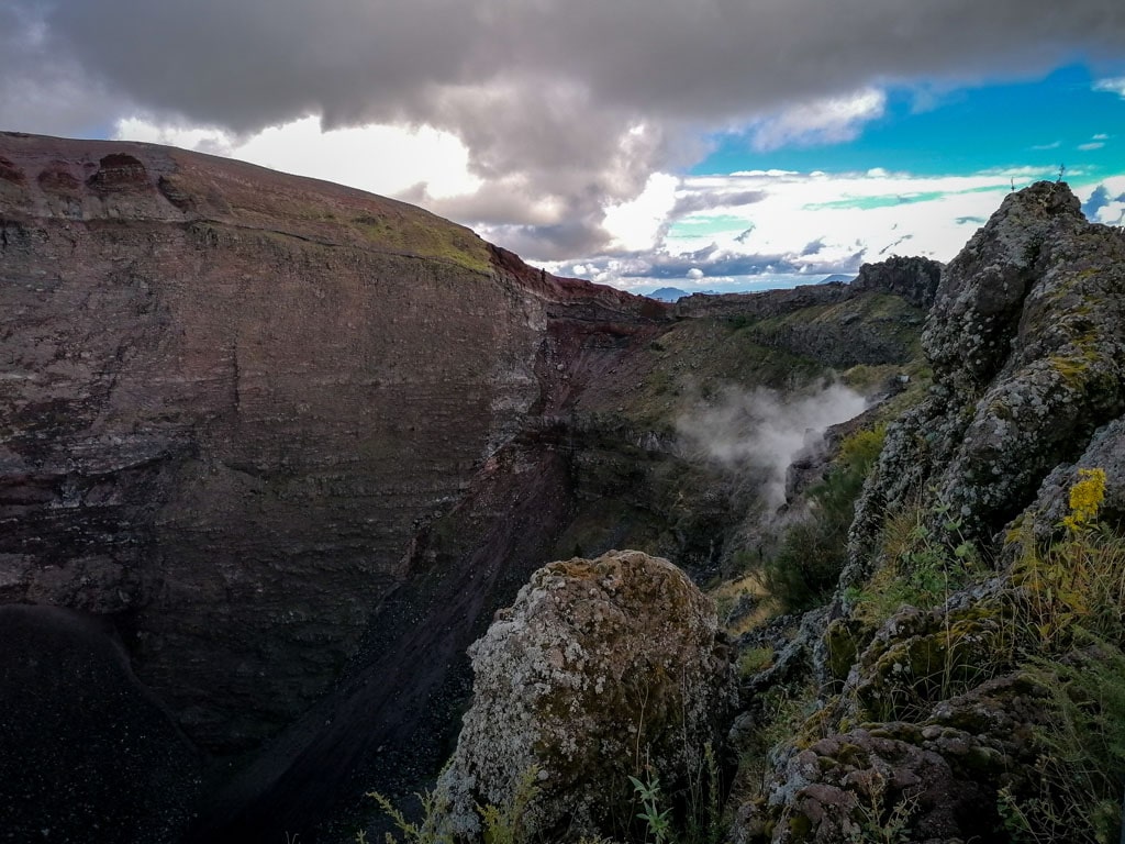 Crater Vezuviu - zone fumegande