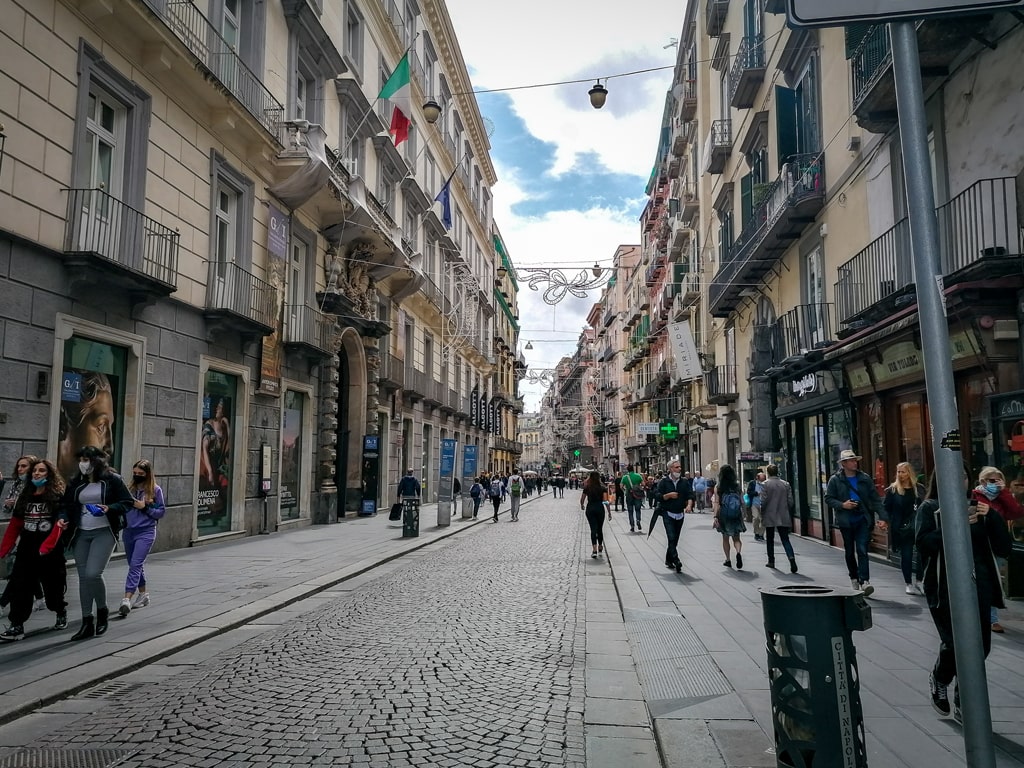City break Napoli - Via Toledo