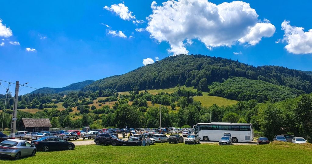 Parcare Cascada Urlatoarea din Vama Buzaului