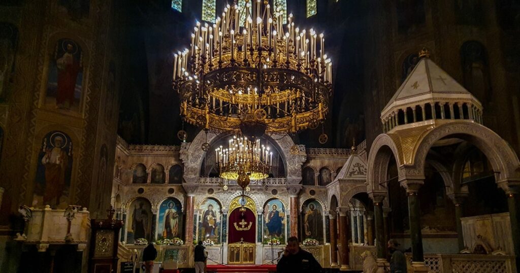 Catedrala Alexander Nevsky la interior