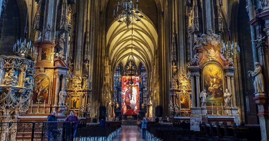 Catedrala Sfantul Stefan din Viena la interior